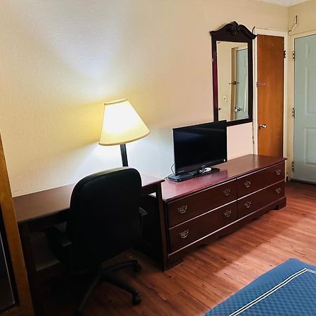 Warrick Plaza Inn Plainview Exteriér fotografie