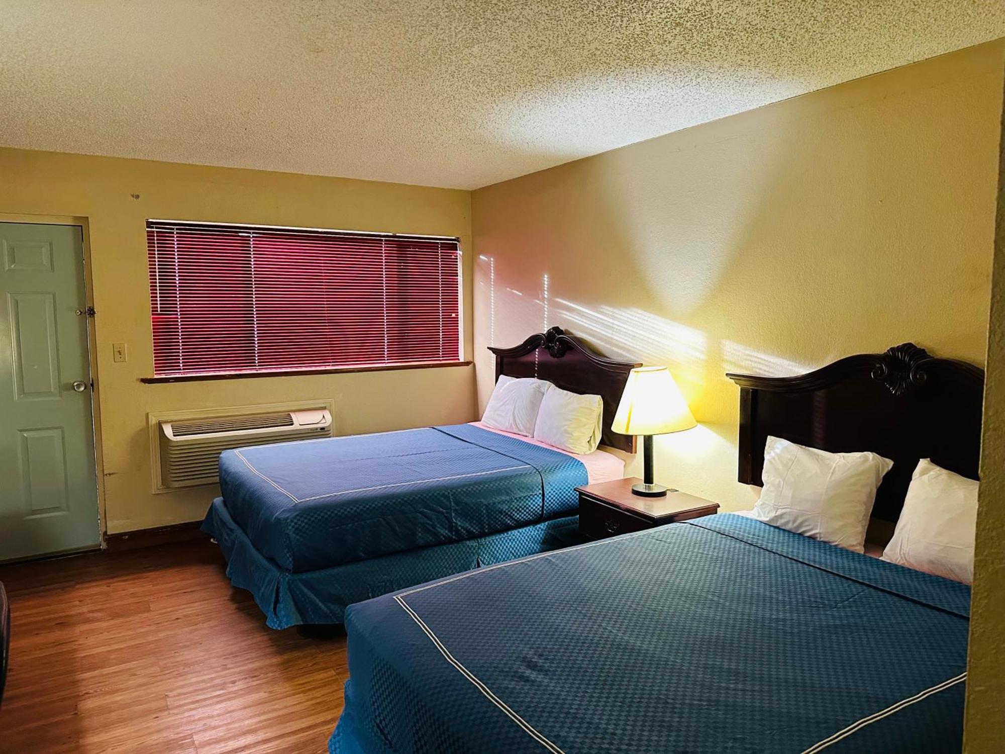 Warrick Plaza Inn Plainview Exteriér fotografie